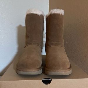 Ugg Bailey Bow Velvet Ribbon